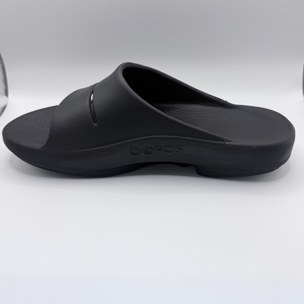 OOFOS Black Recovery Slide Sandal - Picture 6 of 11